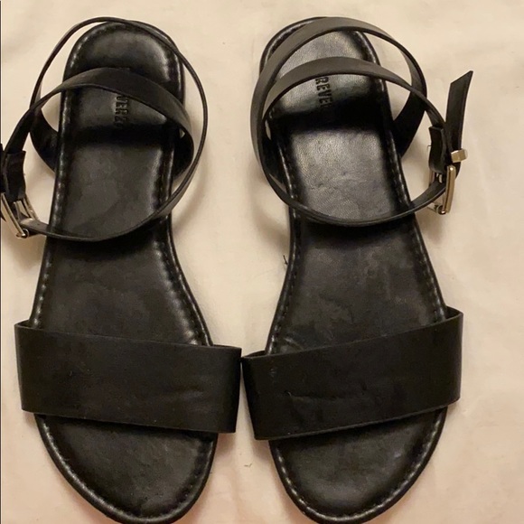 Women sandal - Picture 1 of 4